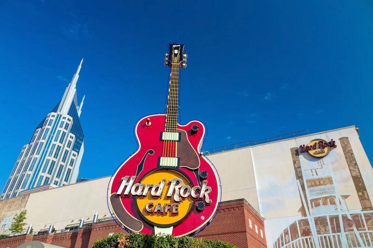 10 Exclusive, Year-Round Discounts for Military Members + Veterans 2 aaa discount hard rock cafe tennessee 1200