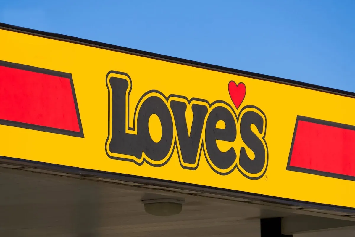 AAA Members: Don't Miss These 10 Exclusive Discounts 9 aaa discount loves 1200