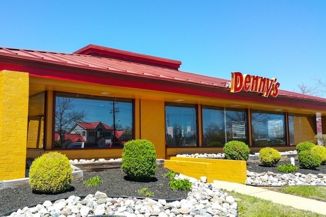 aarp discount dennys restaurant