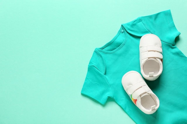 always buy used baby clothes shoes