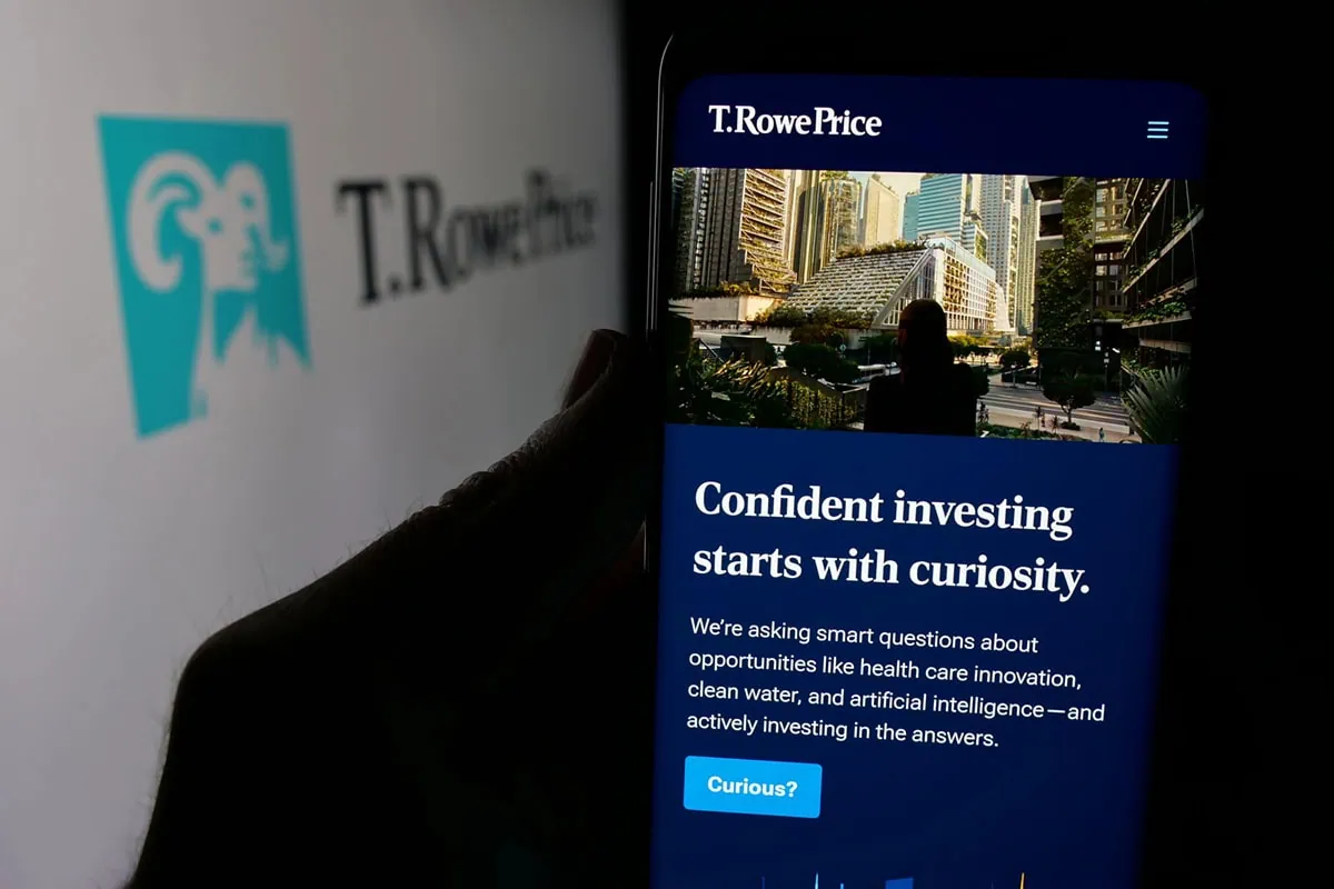 7 T. Rowe Price Funds That Stand Above the Rest 2 t rowe price website on a smartphone with the t rowe price logo in the background.