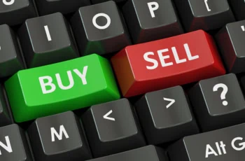 keys on a keyboard that say buy and sell.