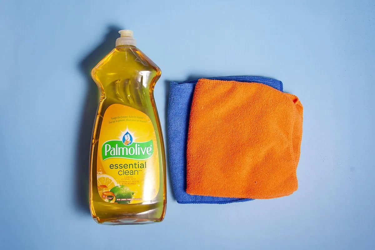 palmolive dish soap and cloths.