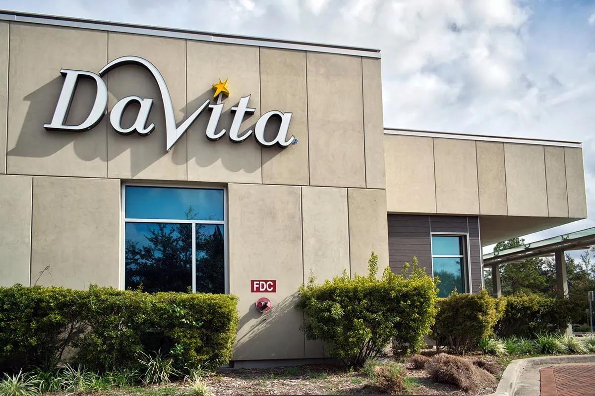 DaVita building exterior in Houston, texas. Kidney dialysis clinical treatment center.