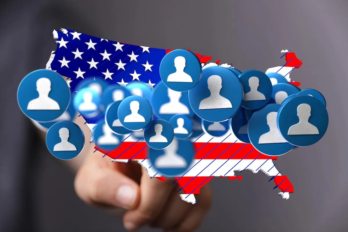 10 States Where Online Elder Fraud Runs Rampant 13 US Map with Network of People Icons