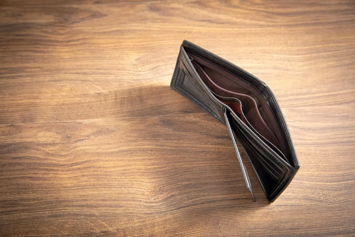 Poverty’s Hidden Surcharges: 10 Ways Wealth Buys Discounts the Poor Can’t Afford 2 examples of the high cost of being poor