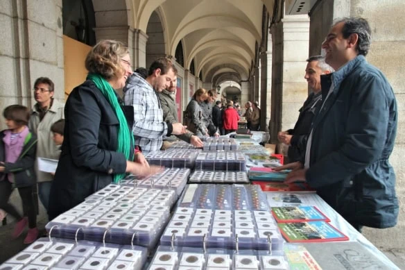 flea market souvenir coins haggling 1200