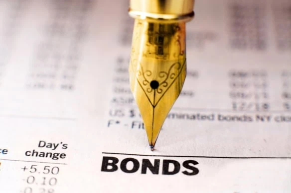 fountain point pen pointing to bonds-1000