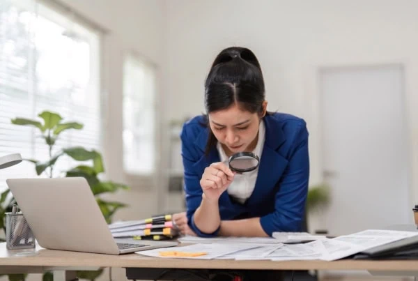 im a financial advisor and tax planner this is how the IRS tracks your financial transactions