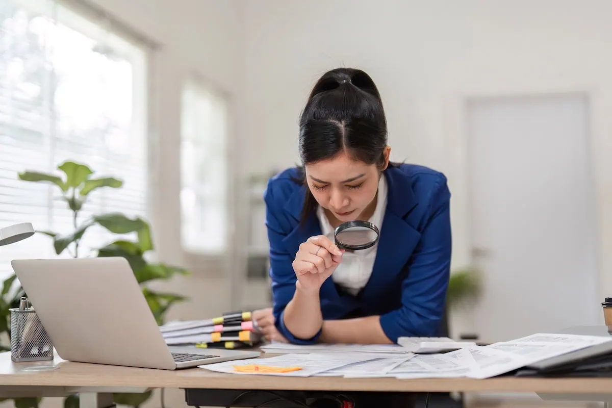 Choosing a Financial Advisor? Avoid These Common Mistakes 3 im a financial advisor and tax planner this is how the IRS tracks your financial transactions