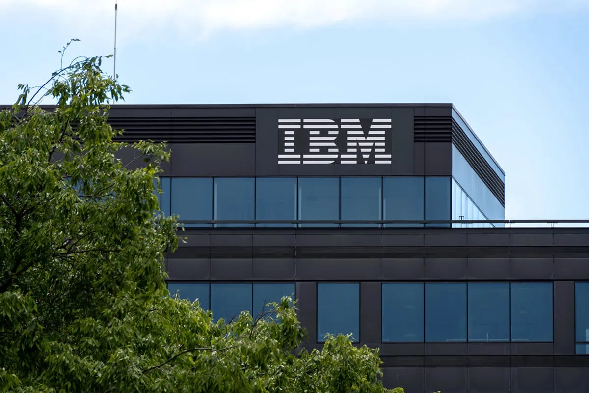 an international business machines building during the daytime.
