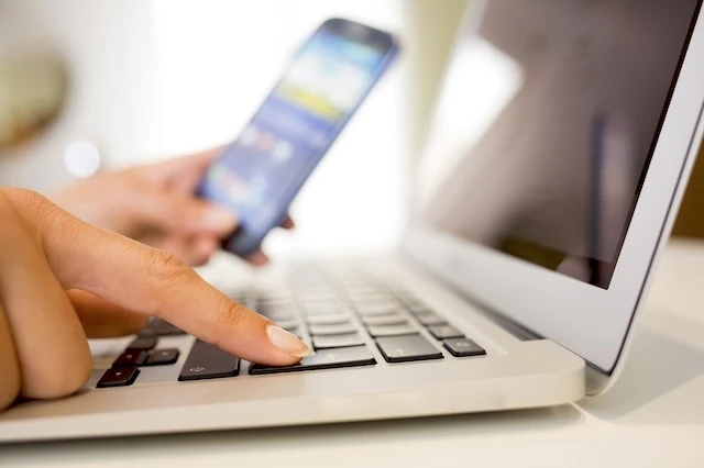 landlord property management apps mobile laptop