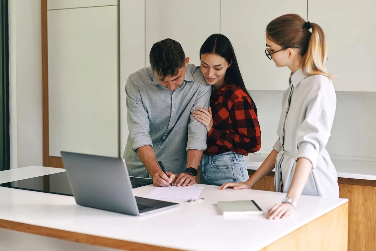 🛑 Stop Stressing Over Forms: 15 Signs You Need a Tax Expert 5 landlord tenant property management 1200