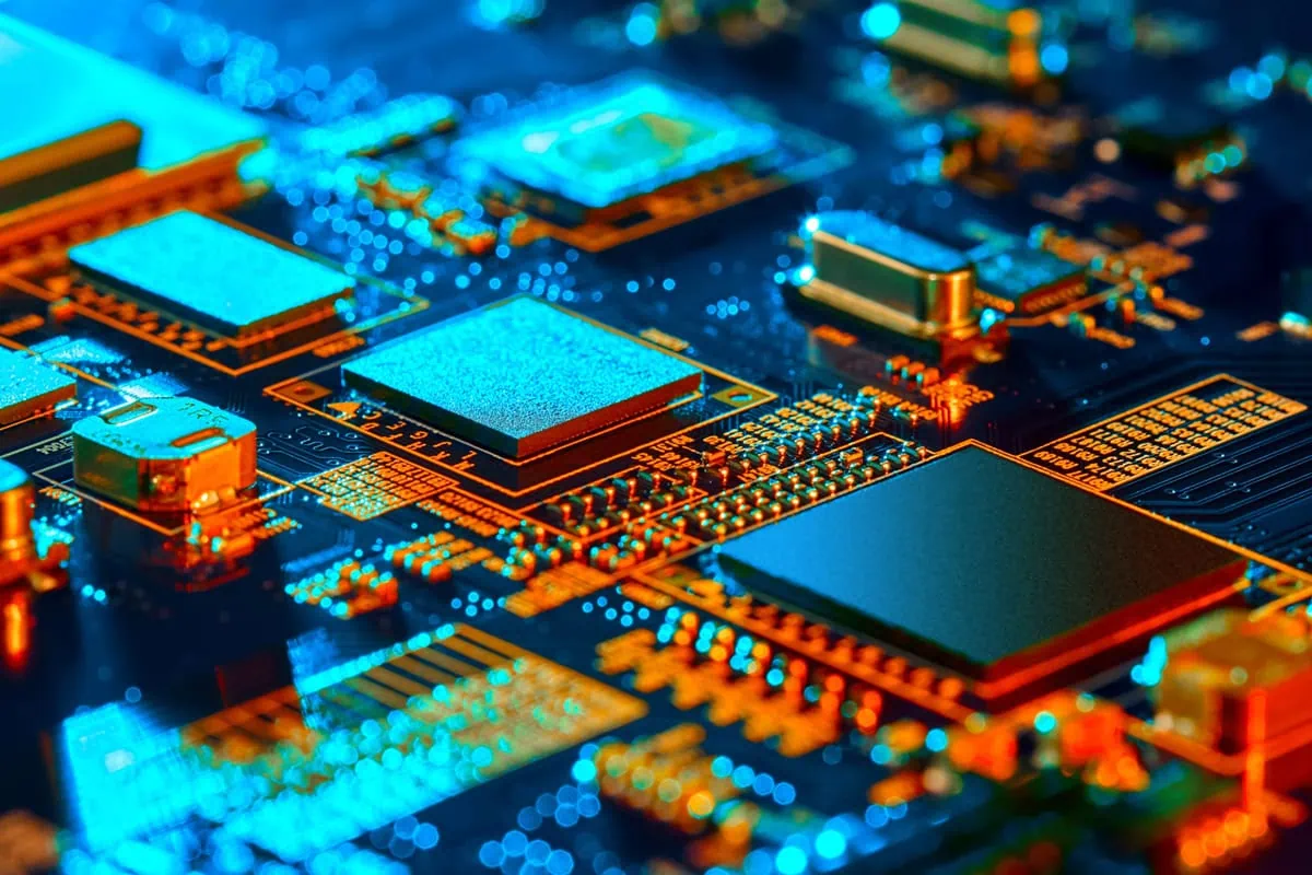 The 10 Best Dividend Stocks on Wall Street Right Now 6 An electronic circuit board with chips.