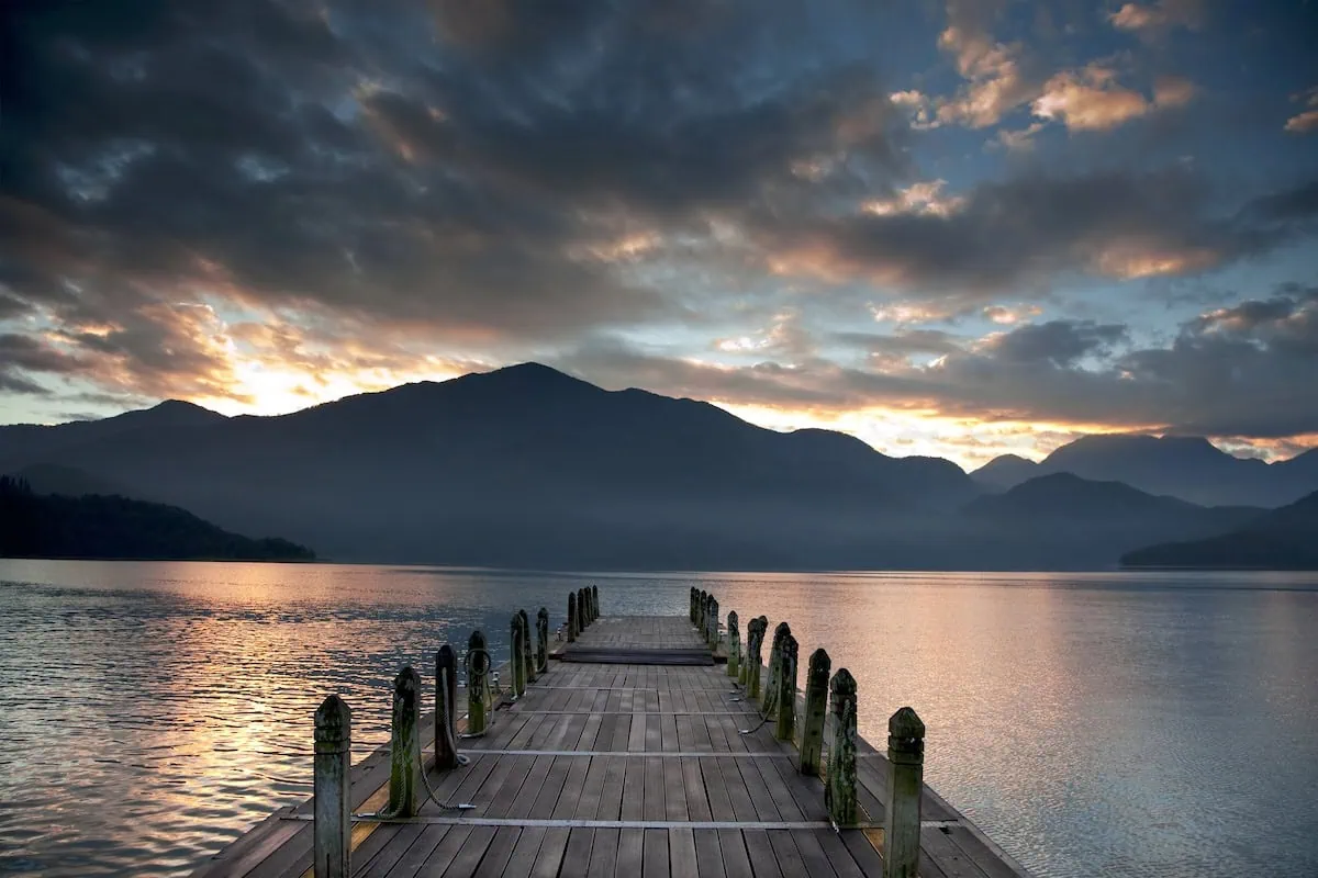 mountain lake calm low volatility 1200