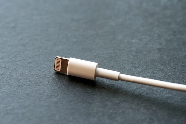 obsolete lightning cable iphone