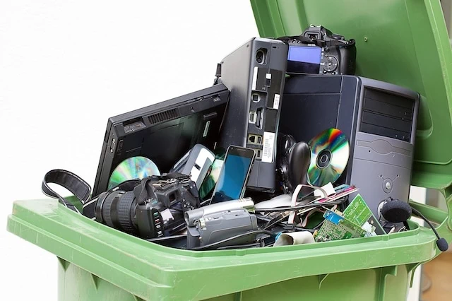 obsolete technology recycle bin trash