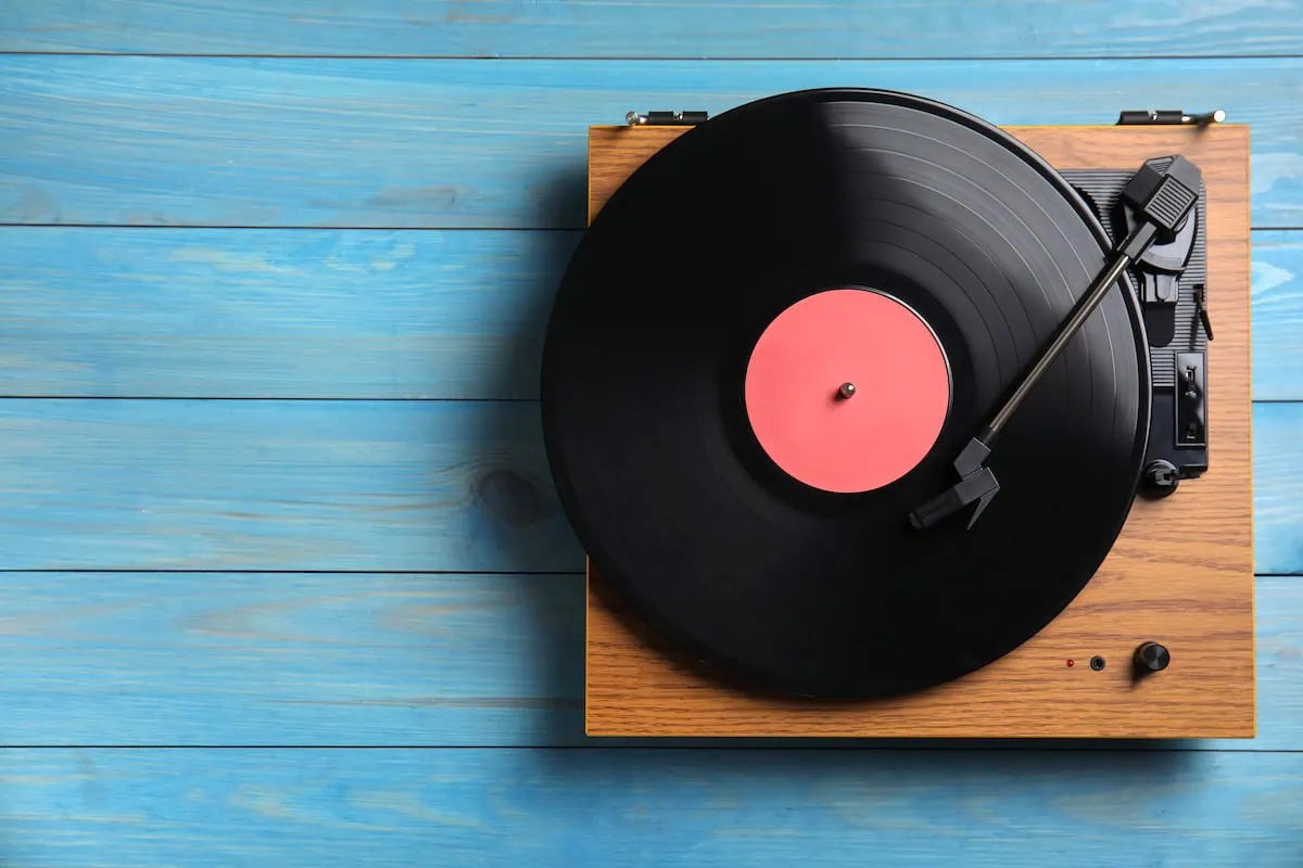 old technology vinyl 1200