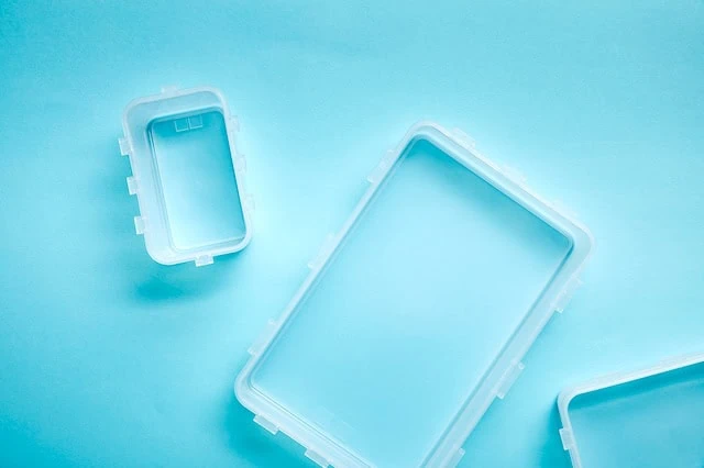 plastic food containers minimalism