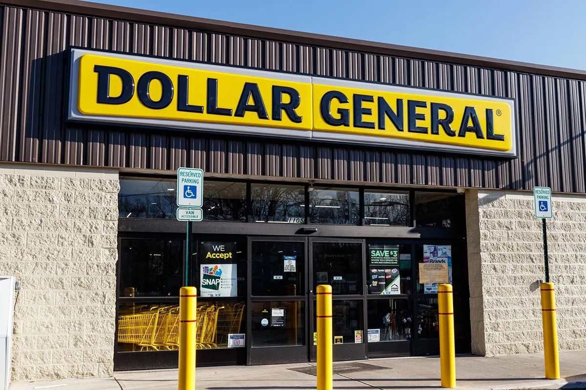the outside of a dollar general store.