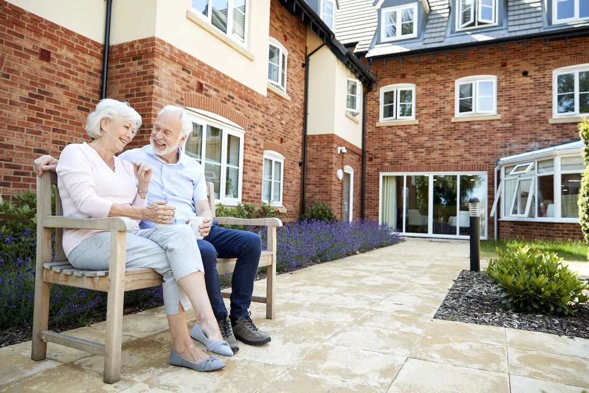 retired couple senior living facility welltower 1200