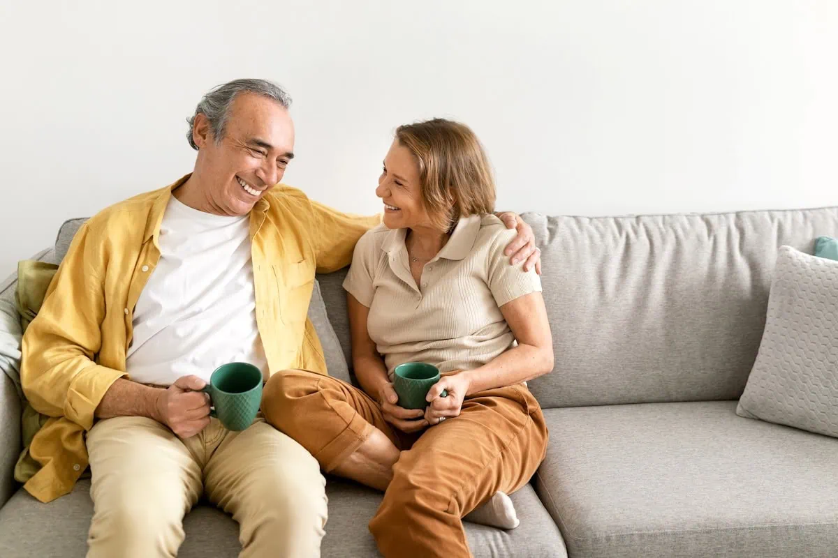 retirement coffee living room couple 1200