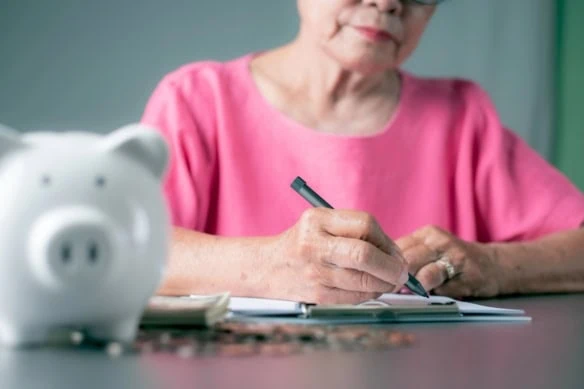 retirement income planning budgeting piggy bank 1200