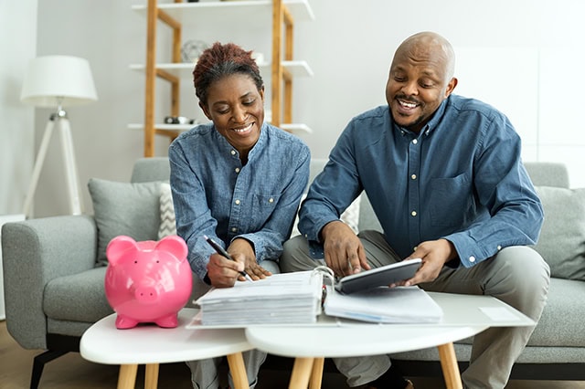 💰 Numbers Don't Lie: 60+ Personal Finance Statistics You Should Know 9 retirement investing planning couple table budgeting 640