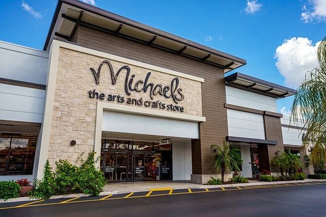 a michaels arts and crafts storefront.