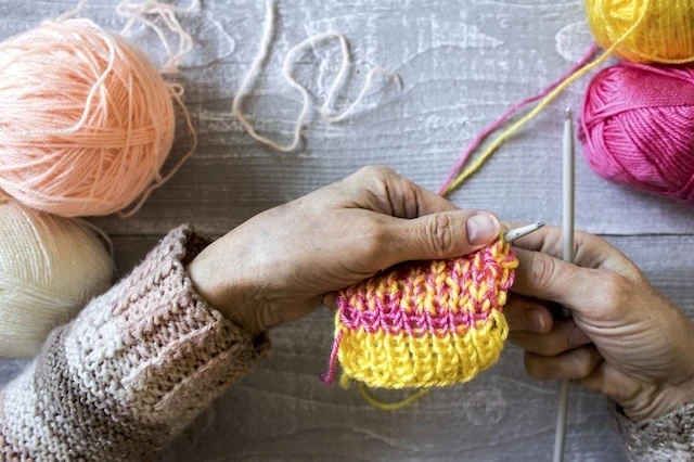 senior library event knitting