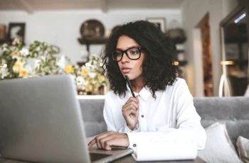 stock picking service woman laptop computer