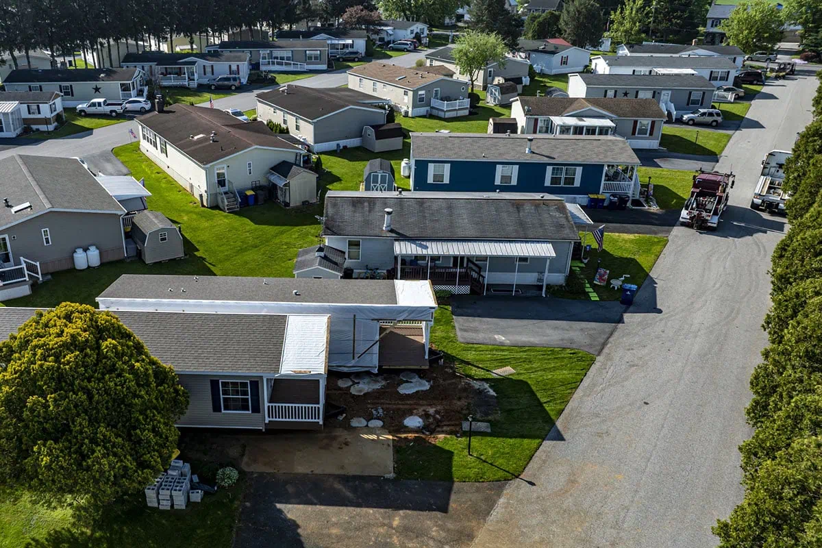 8 High-Yield Stocks Paying 5.4%-15.3% That Wall Street Loves 5 A manufactured home community.