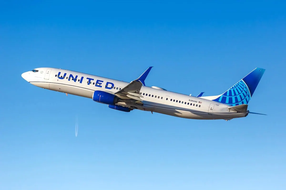 united airlines plane travel military discount 1200