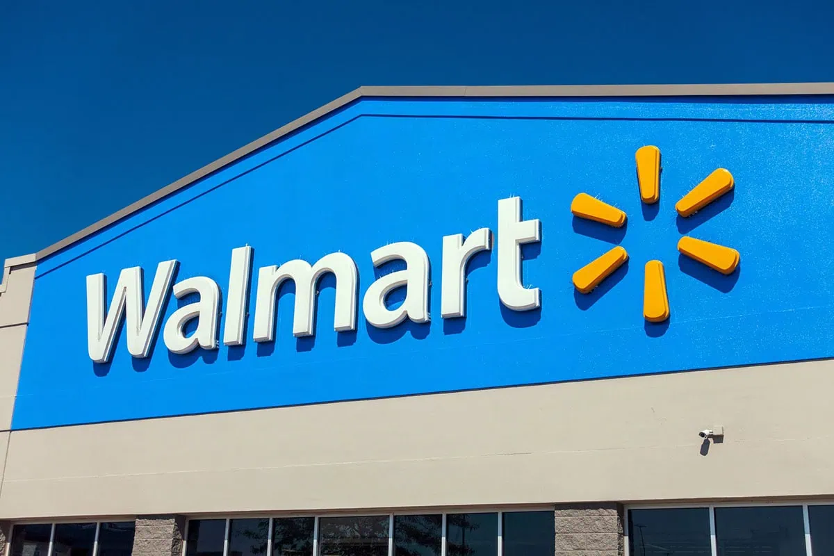 The Pros' 10 Favorite Dividend Aristocrats to Buy 12 The front of a Walmart store.