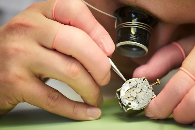 watch clock repairer job