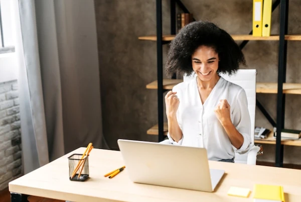 woman investing online software platform